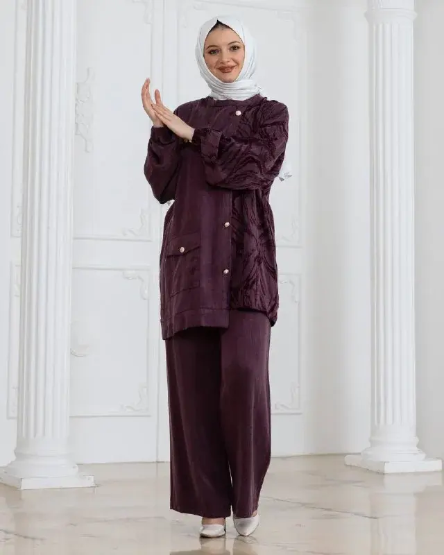 Set aus Tunika und Hose 10083, am Model getragen (1)