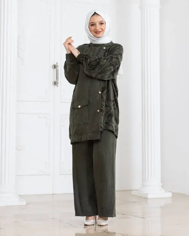 Set aus Tunika und Hose 10083, am Model getragen (4)