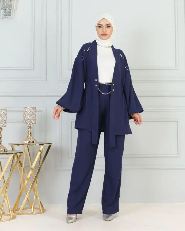 Jacket and trouser set, worn by a model 5.4