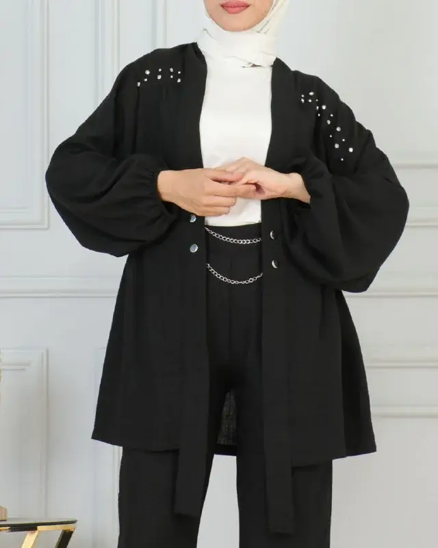 Jacket and trouser set, worn by a model 3.1