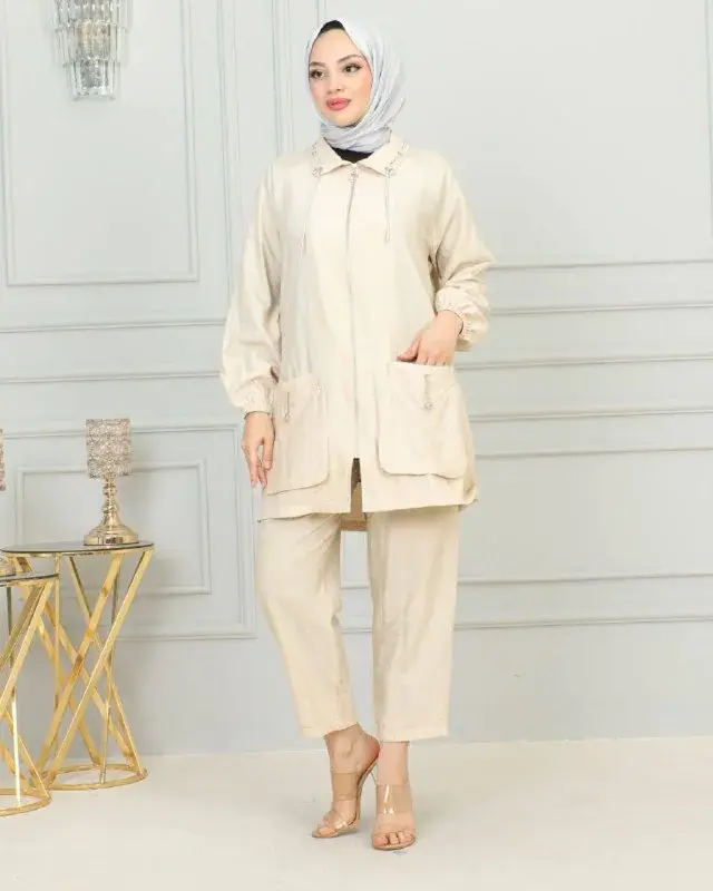 Jacket and trouser set, worn by a model 1.1