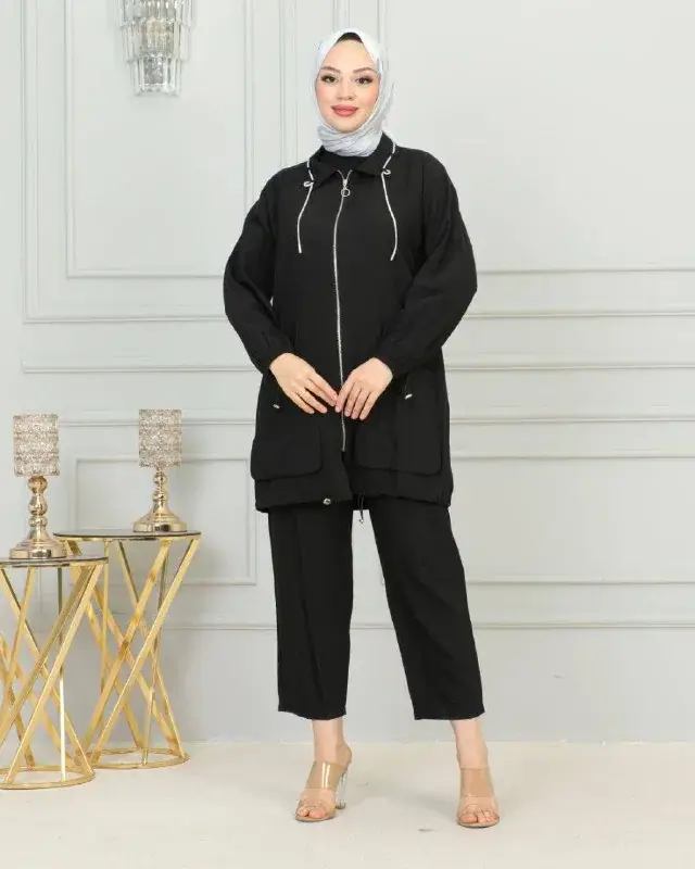 Jacket and trouser set, worn by a model 1.3