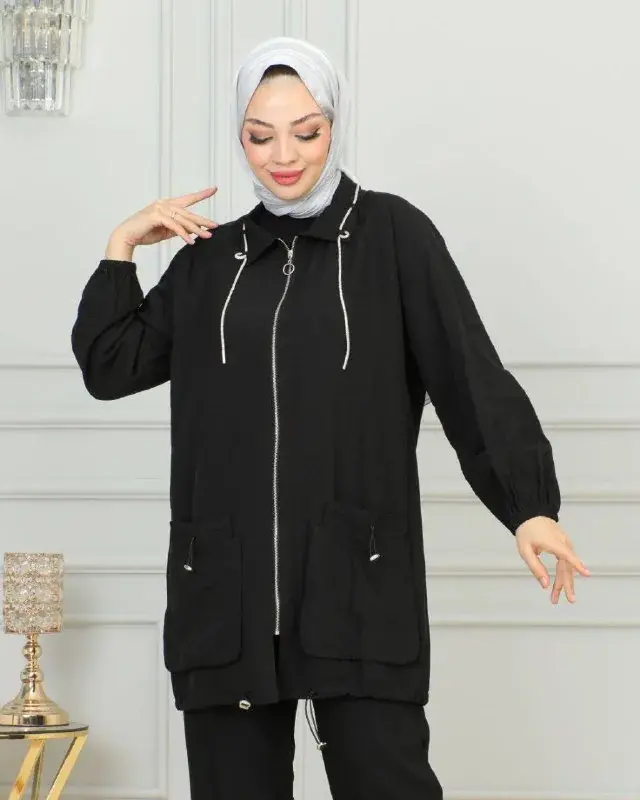 Jacket and trouser set, worn by a model 1.4