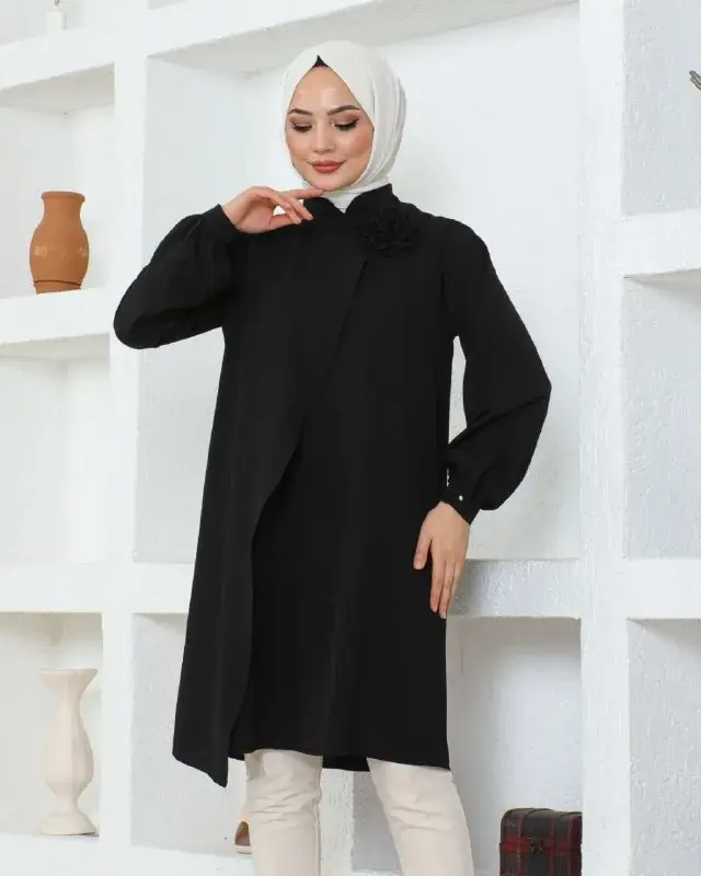 Tunic, worn by a model 2.3