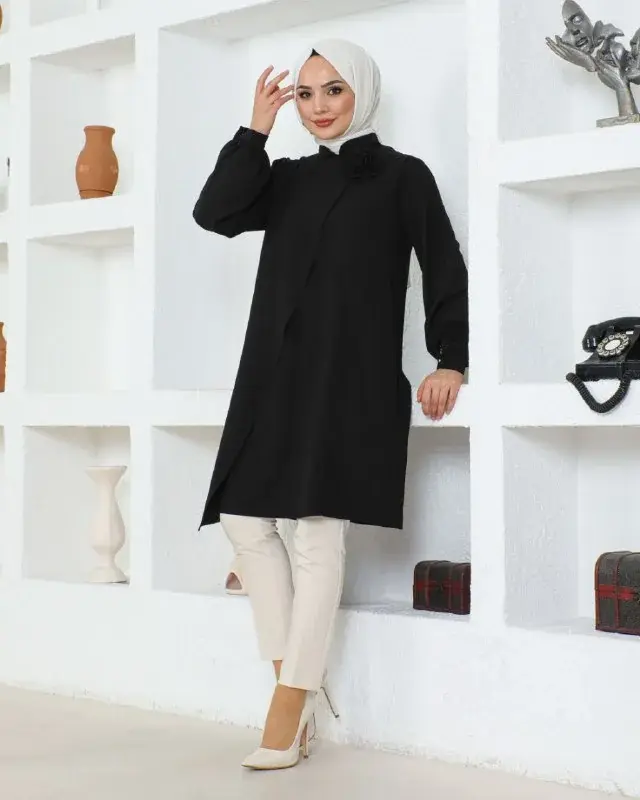 Tunic, worn by a model 2.4