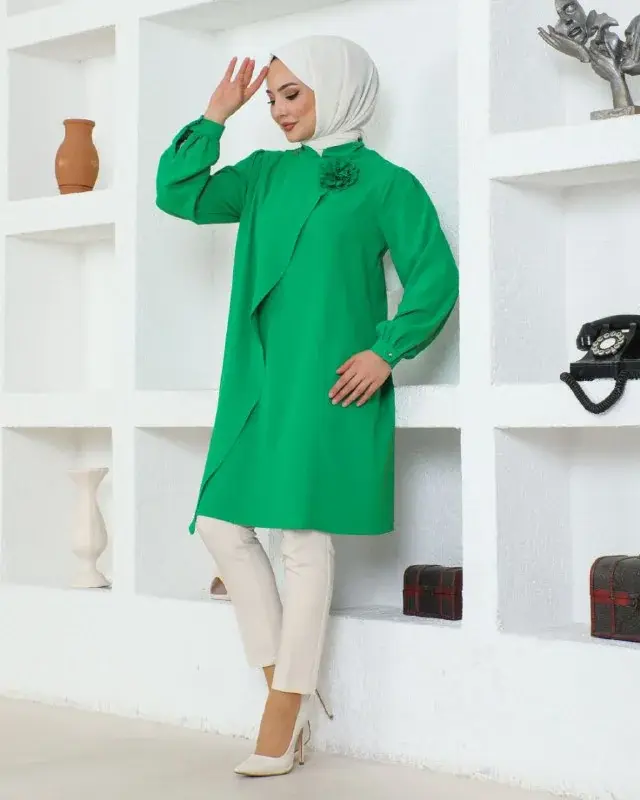 Tunic, worn by a model 1.5