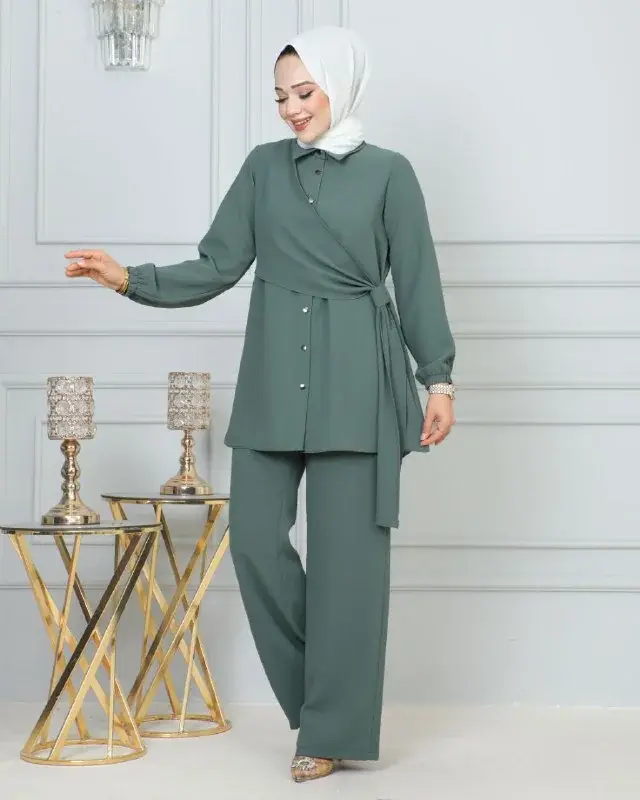 Tunic and trouser set, worn by a model 4.1