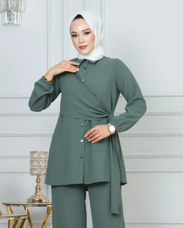 Tunic and trouser set, worn by a model 4.2