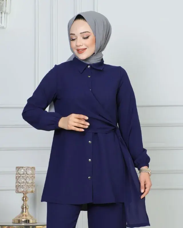Tunic and trouser set, worn by a model 4.6