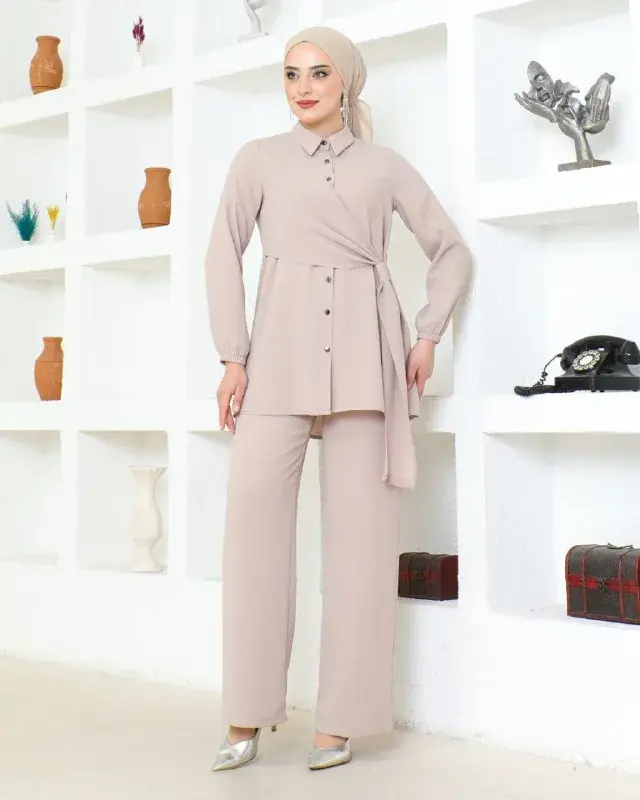Tunic and trouser set, worn by a model 4.7
