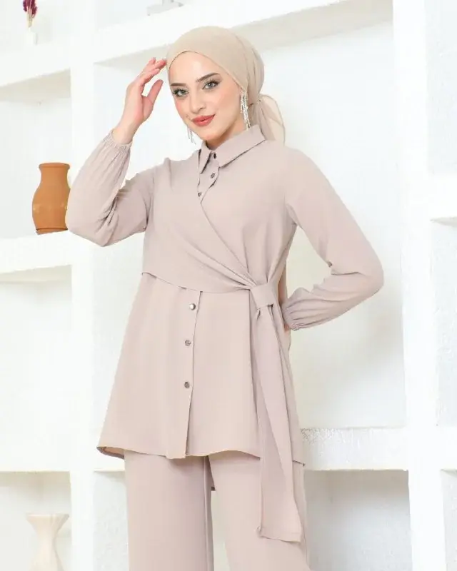 Tunic and trouser set, worn by a model 4.8